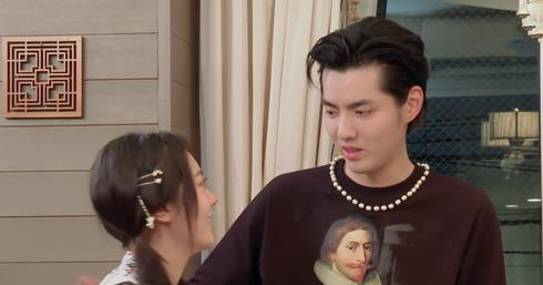 吴亦凡|吴亦凡绯闻女友曝光，两人被拍亲密互动撒狗粮，接替关晓彤“国民闺女”称号