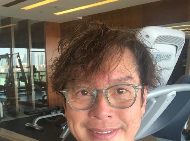 摇滚乐队|作为谭咏麟好友，曾志伟被问及他约粉睡觉一事，他的反应暴露修养