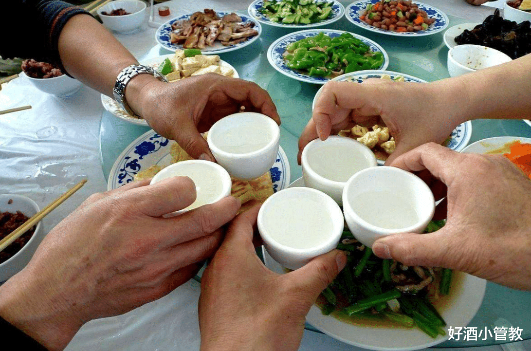 肝脏|坚持每天喝一杯白酒，6个月后身体会怎样？调查结果不敢想象