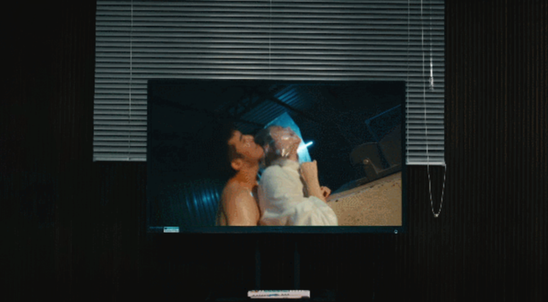 警察 又一部华语剧爆了，尺度大到无法过审