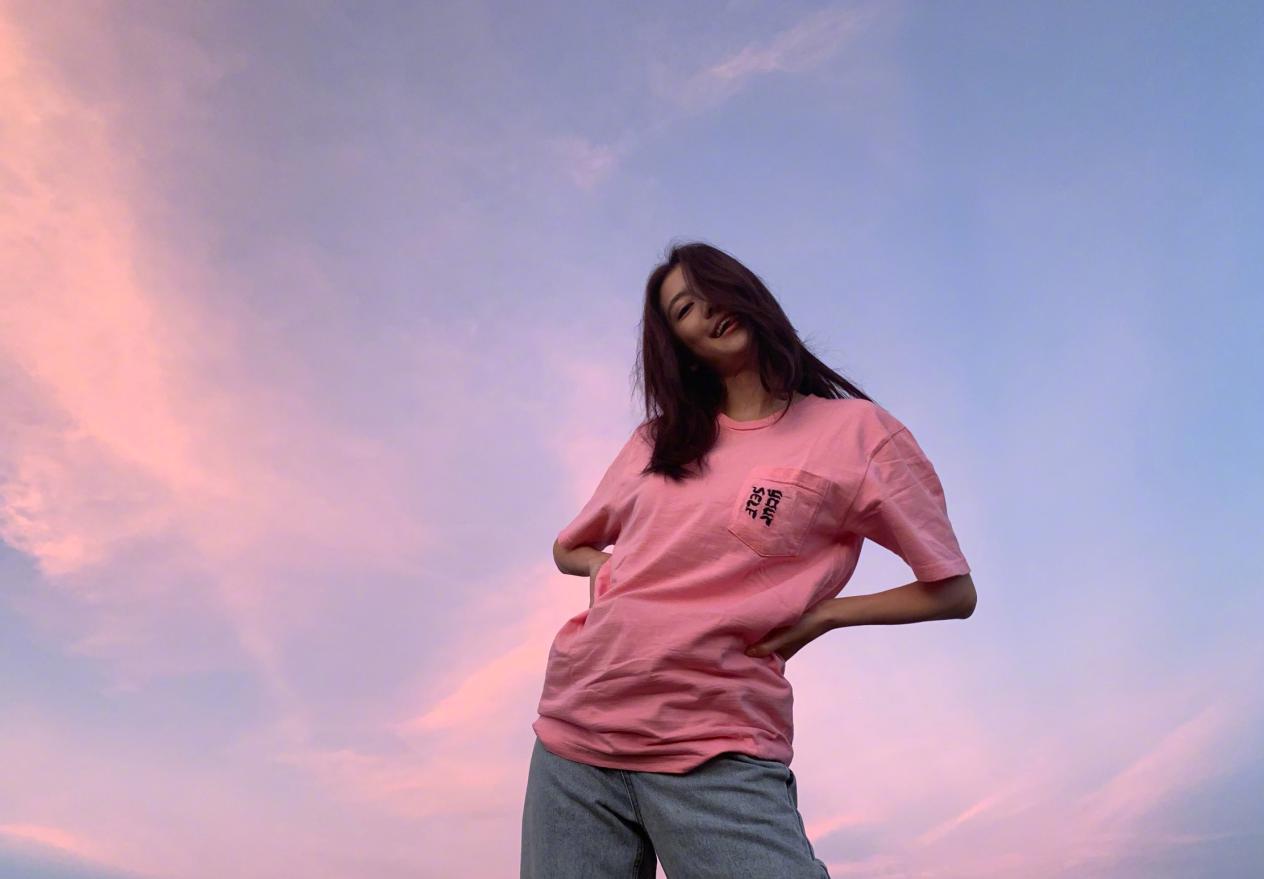时尚圈的奇葩大喵|吴千语长相真洋气,随性穿搭都透出富家小姐味,一般人真心学不来