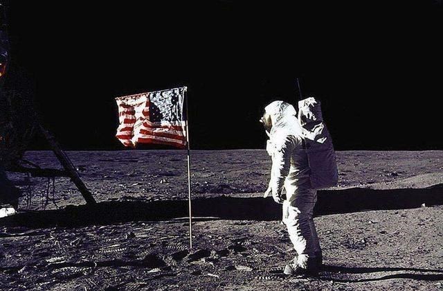 恐怖的轨道伙伴?月球的存在非常奇怪,这个“卫星”实在太大了
