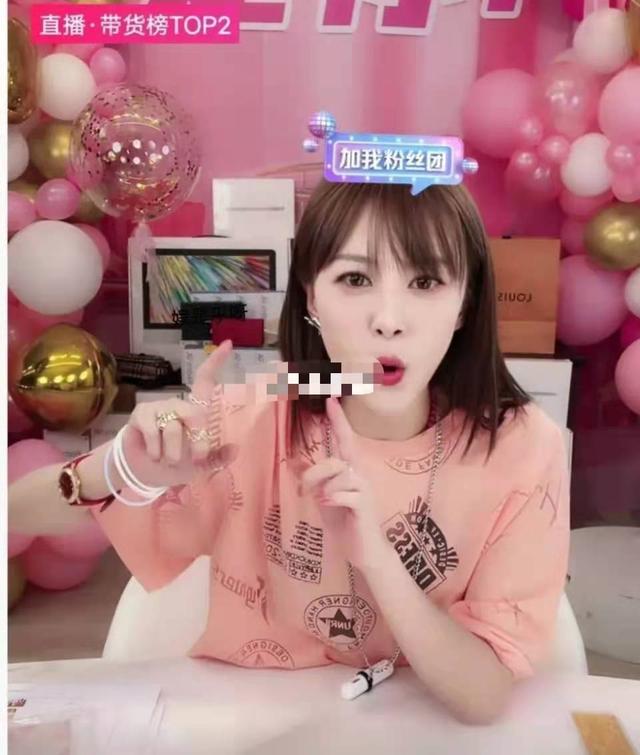 爱情公寓|《爱情公寓》开播12年现状：美嘉直播卖假货，胡一菲变脸认不出