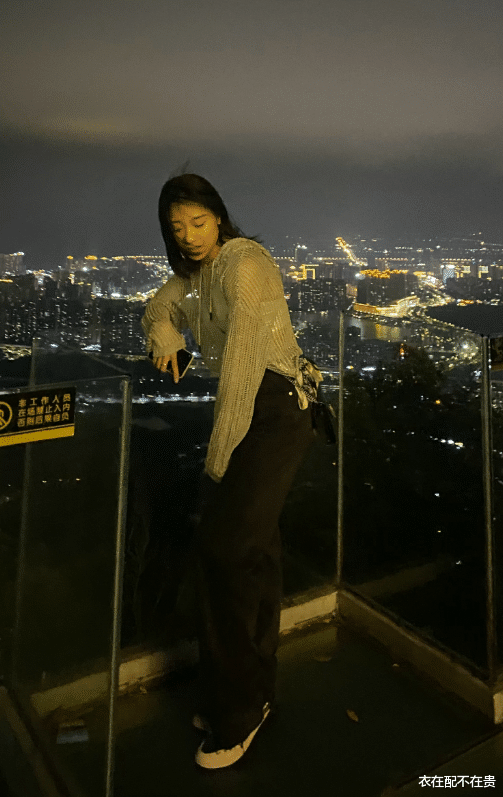 衣在配不在贵|短跑女神葛曼棋，场上发型引关注，场下却是时髦精，教你实力显瘦