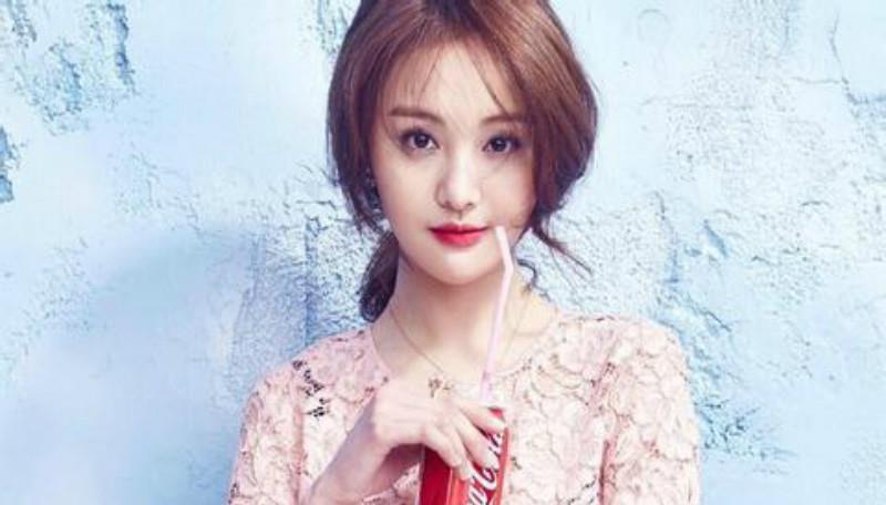 郑爽|郑爽张恒最新消息，两人见面被曝同框，郑爽压力颇大频频点烟