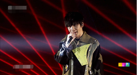 央视|中国时尚盛典阵容超强！董卿主持气质高雅，众明星演绎东方美