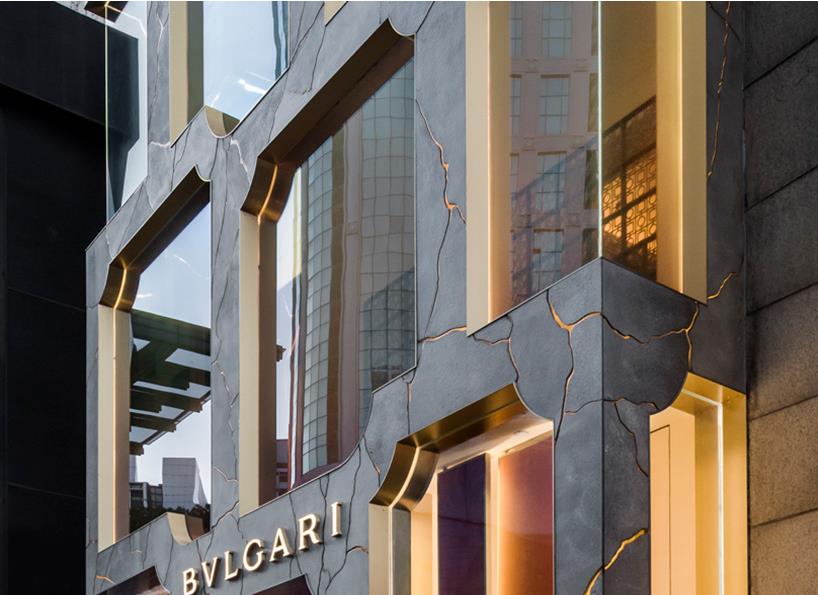 翡翠|美到失语！宝格丽的“翡翠墙”，竟是用废弃啤酒瓶制作的？