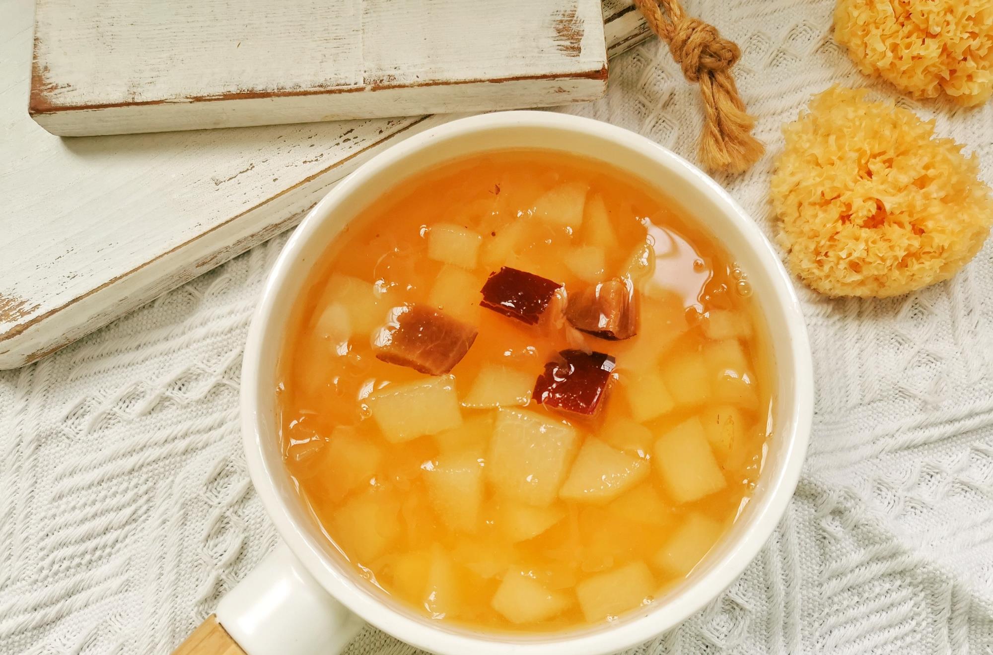 银耳|立秋后，喝豆浆牛奶不如喝它，清热去火降秋燥，一天一碗超滋润