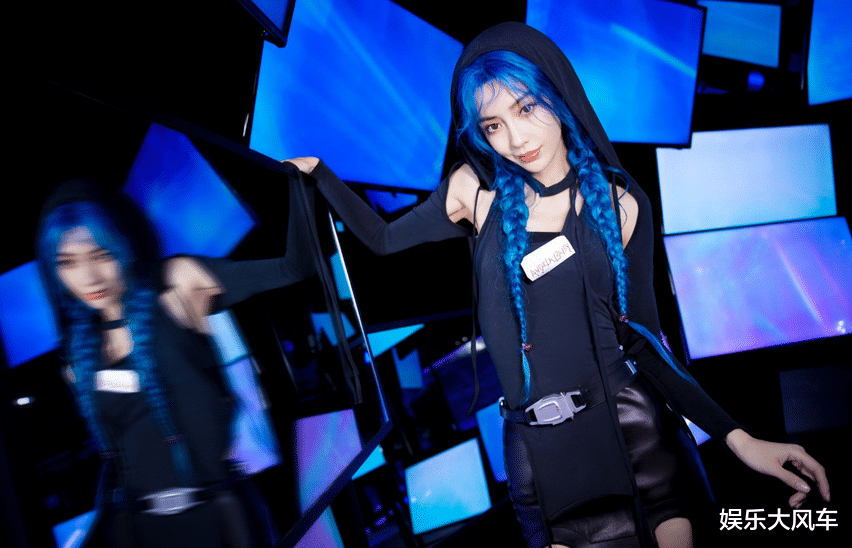 Angelababy|Baby晒最新COS照，蓝色麻花辫俏皮十足，网友：是金克丝本人了