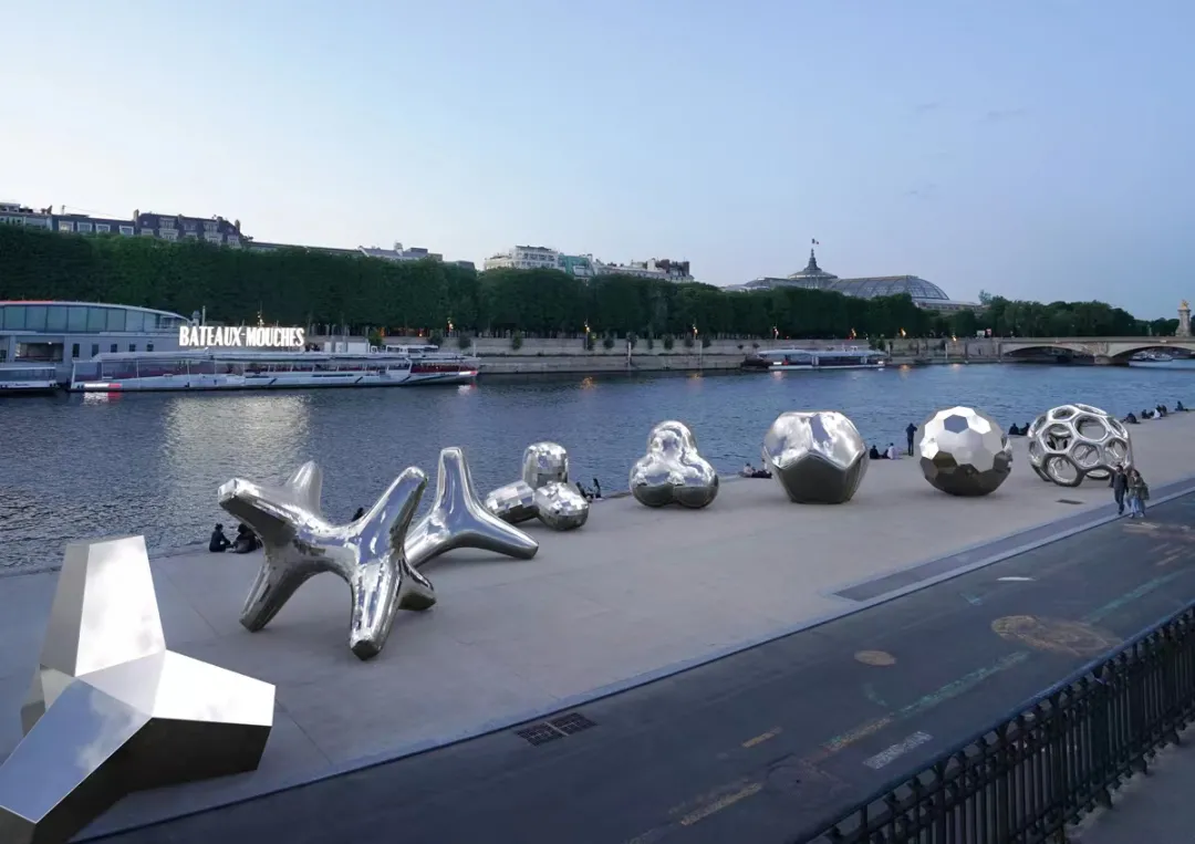 InsDaily 想象力炸裂！在大峡谷吹泡泡，在塞纳河畔看星星：法国人真浪漫！