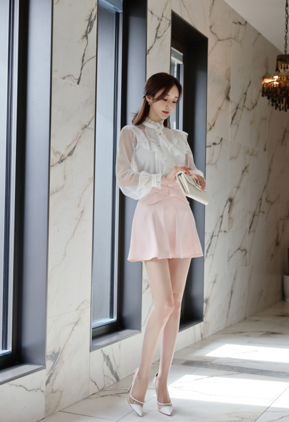 壹品穿搭|女神孙允珠的时尚搭配：雨幔波点透明小公主花领衣裙