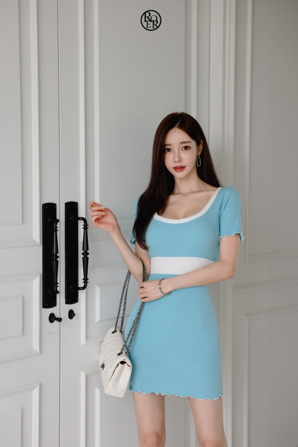 心壹文学|女神孙允珠高清时尚搭配：玄色碧蓝宝石粼波温婉包臀裙