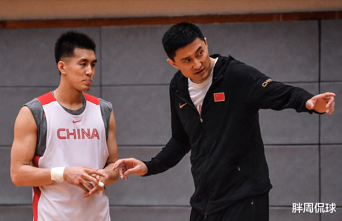 中国男篮|中国男篮正式集结开练，CBA小飞侠意外归队，12人名单已敲定10席