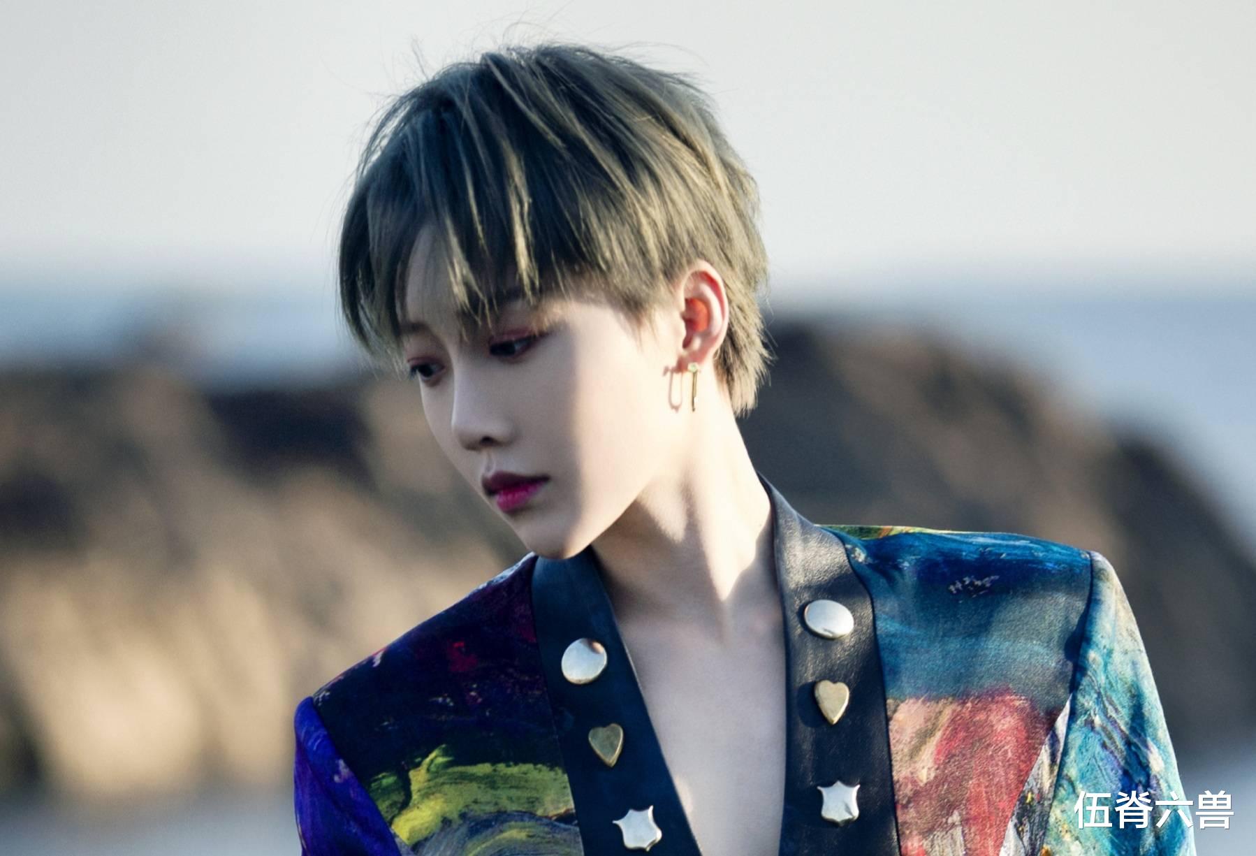 刘亚仁|2021春晚最受期待明星：王一博稳居榜首，朱一龙在演员中排第一