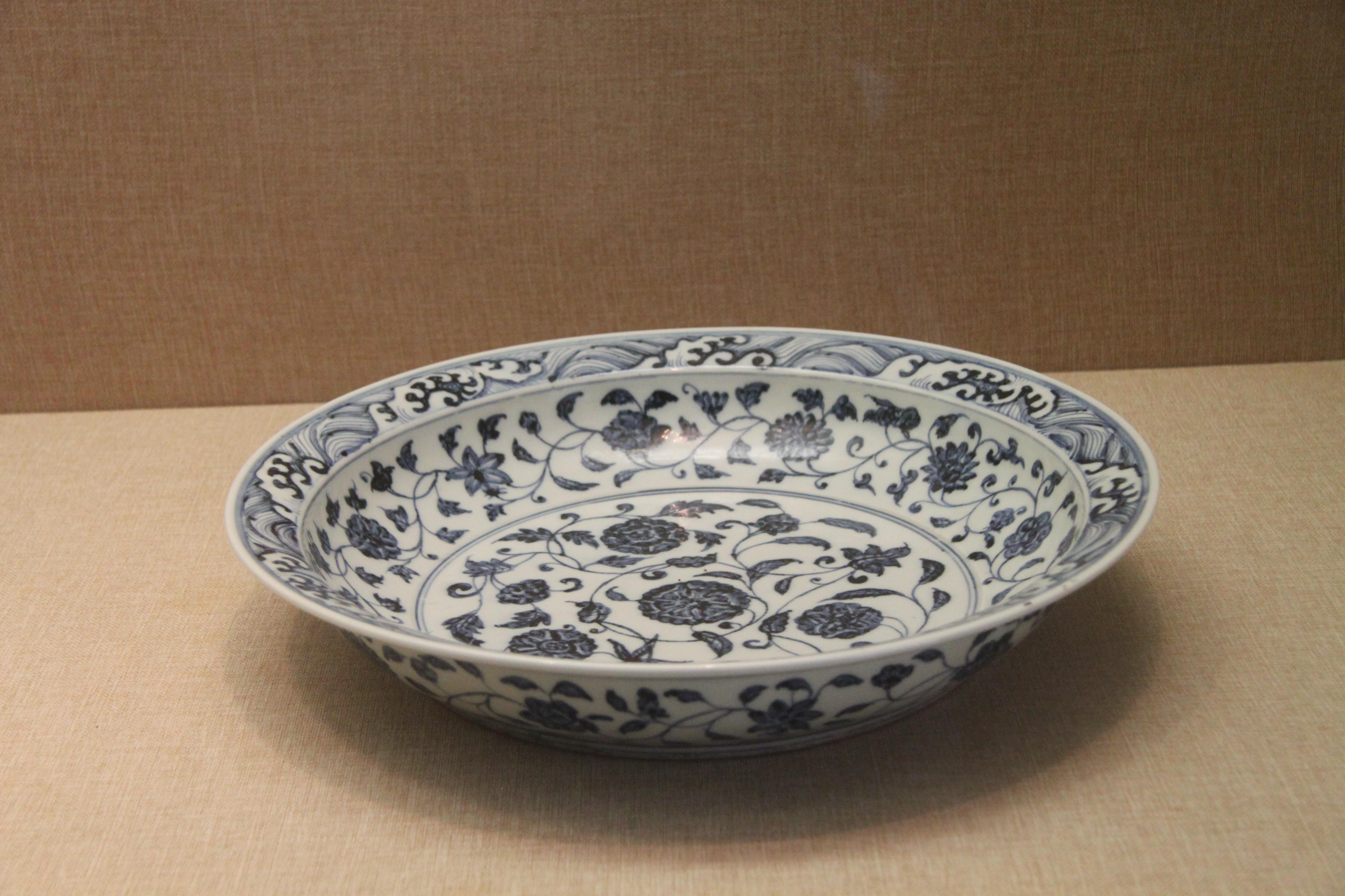 官窑|在广博展馆中，静静地看着运用到瓷器制作中的多种工艺，各领风骚