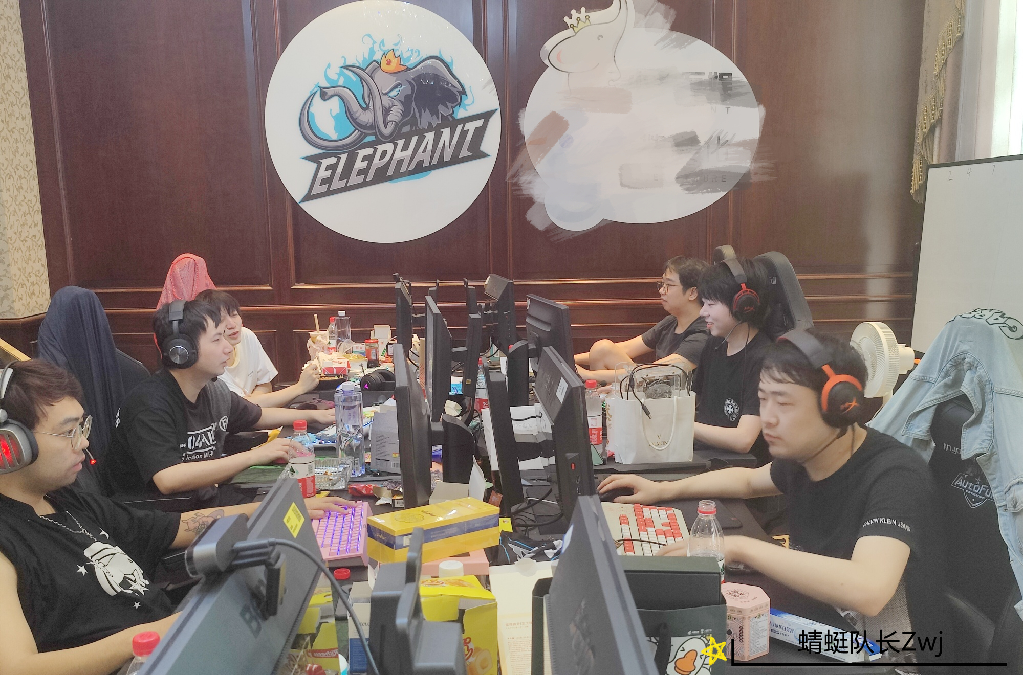 破晓传说|Dota2:i联赛S2将至,小象战队确定参加,水友:可惜LGD没来!