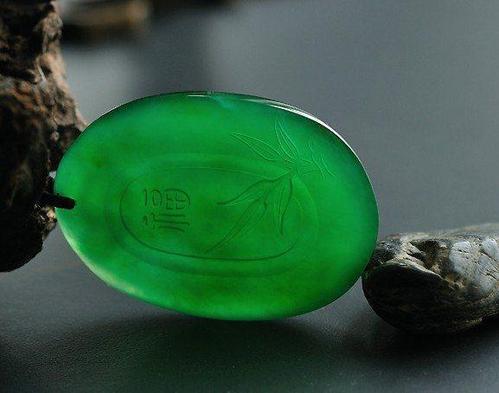 翡翠|所有翡翠都很贵吗？这5种就不值钱了，不懂别瞎买！