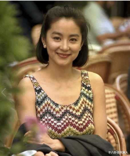 |削骨的女星要后悔了！方脸女星才是真抗老，从王菲到舒淇都显年轻