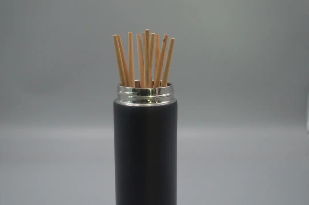 你家有废旧不要的保温杯吗？放在厨房真实用，一年能帮你省几百元