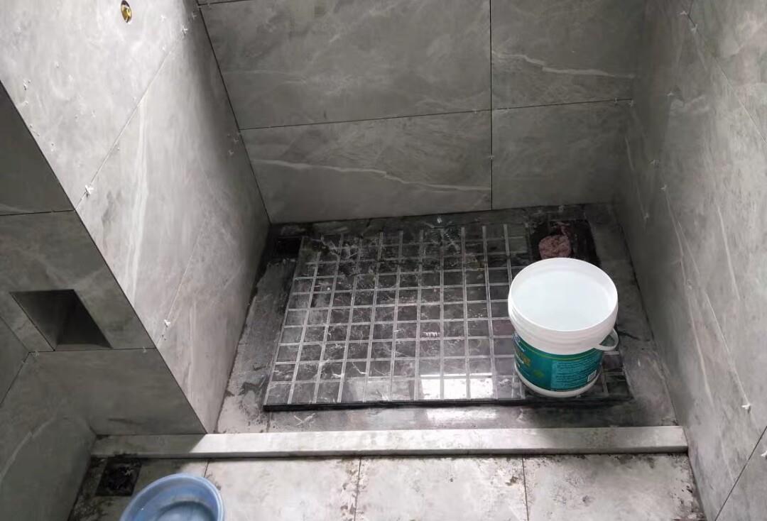 装了淋浴房,卫生间依然满地水?装修设计师:干湿分离没那么简单