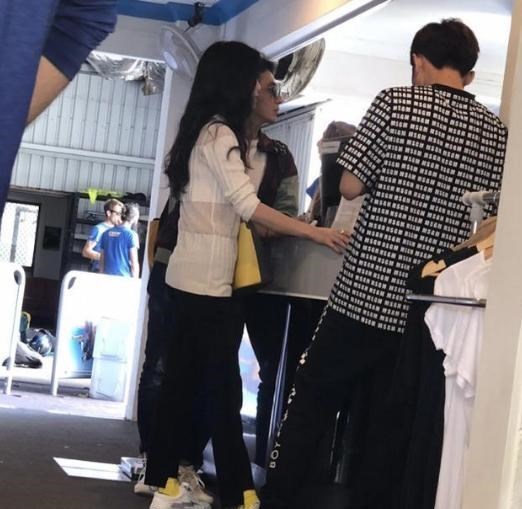 林生斌|林生斌澳洲跳伞女伴曝光？不是小乐也不是白开水，是同行女老板