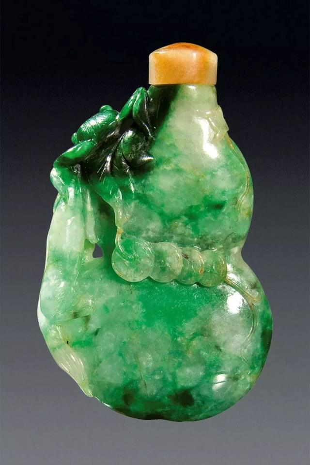 鼻烟壶|清朝翡翠工艺集大成者,竟然是一个小小的鼻烟壶