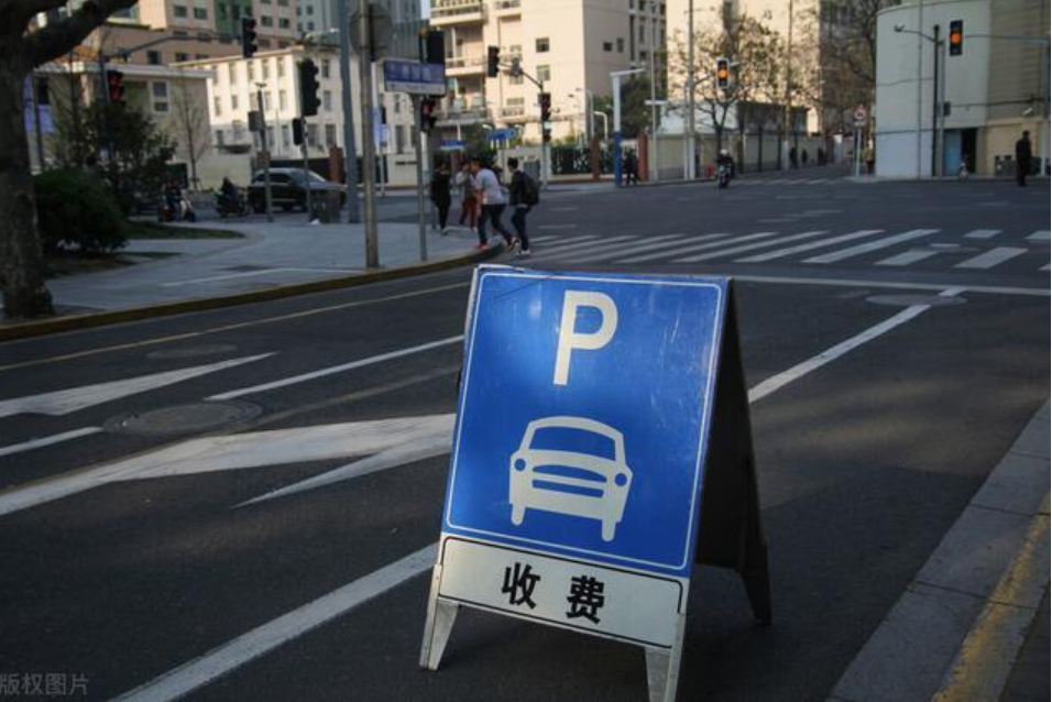 放任自己的冲动,伤人伤己。广州保安持刀伤人致死