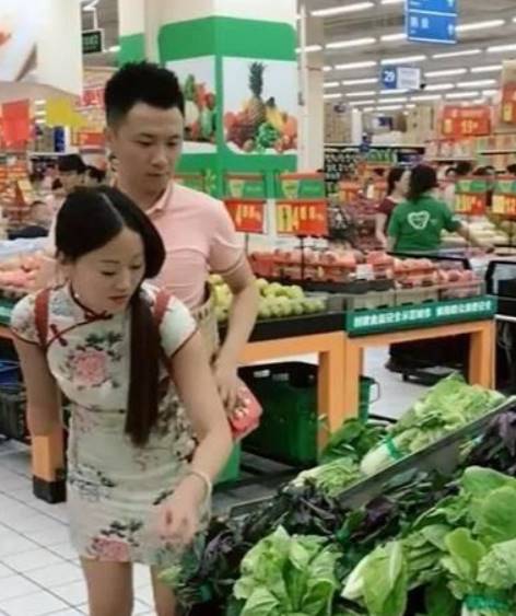 阿娇|“连体夫妻”走红后，无腿丈夫抛弃断臂妻子，如今两人怎样了？