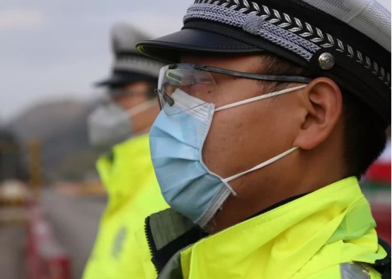 贵州再现“精日”车辆,交警3小时内快速破案,结局大快人心