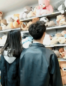 广东省|“地铁上看见心仪的女生，但她的职业很特殊！”你敢上去搭讪吗？