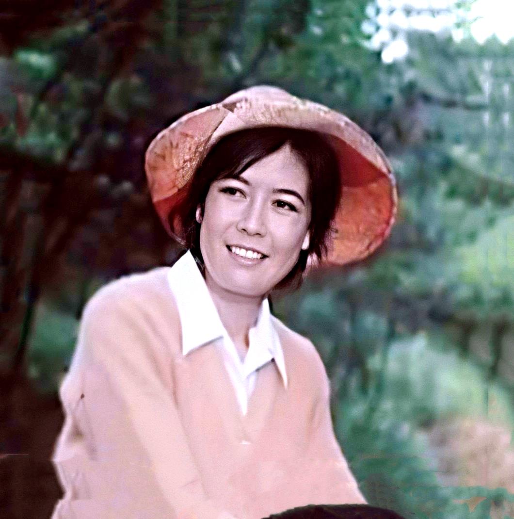 杨雅琴|她曾是著名女演员，端庄大方，主演过《地雷战》《苦菜花》，怀念