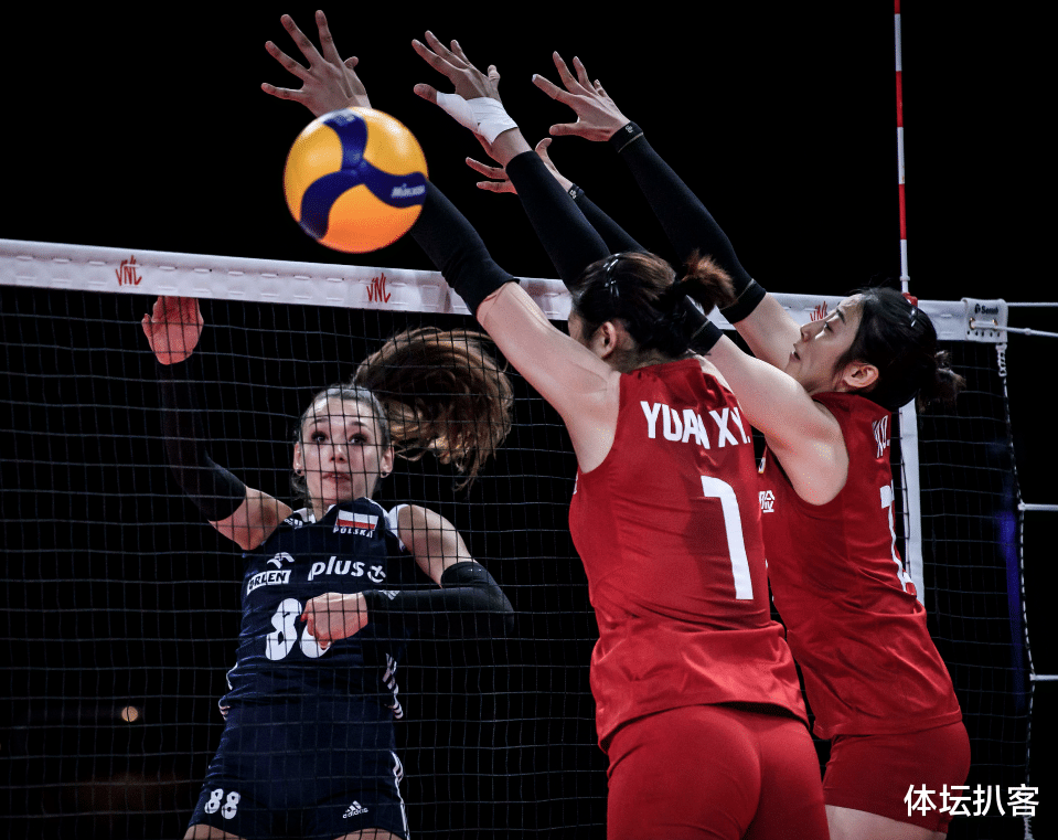美国队|3-0，中国女排没出汗！6连胜后，争4靠韩国帮忙，下一场决战美国