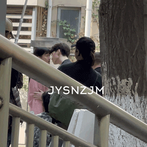 范丞丞|范丞丞和关晓彤拍吻戏，被张一山一拳打倒在地，关晓彤吓得一激灵