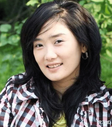 庞龙|庞龙当老师，王蓉被曝精神问题，一首歌赚2.4亿，神曲歌手怎样了