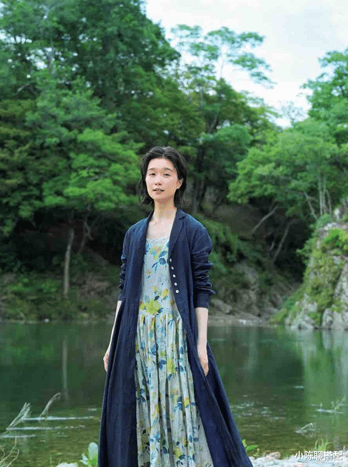 小陈聊搭配|50+女性别再乱穿了！学日本主妇的“禅意穿搭”，优雅又韵味十足