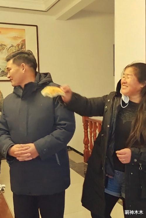 朱之文|陈亚男离婚后朱家态度冷漠：大衣哥闭口不谈，朱小伟还被介绍对象