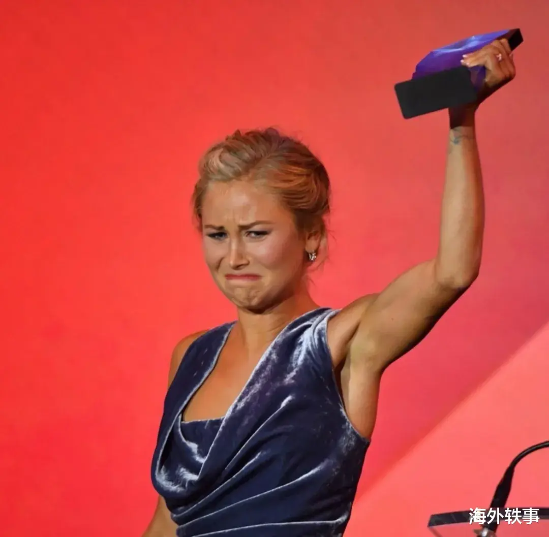 海外轶事 26岁澳洲女孩被侵犯后，集结数万受害者，颠覆了整个国家