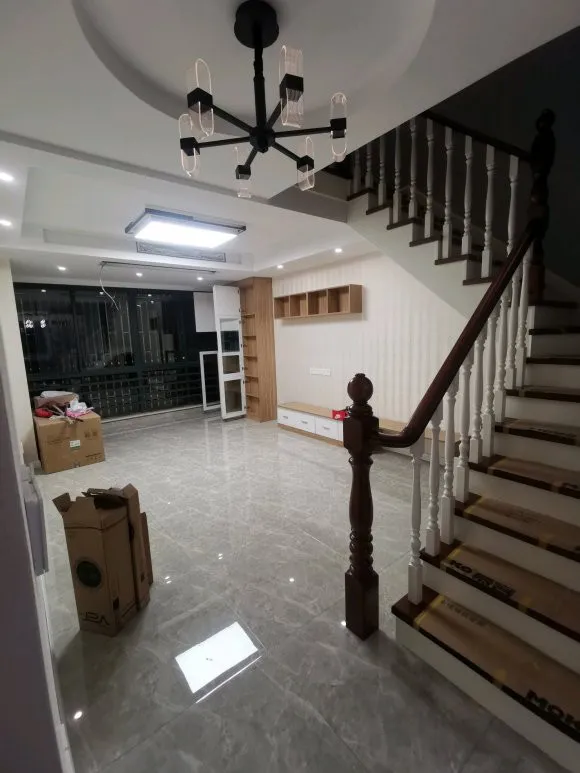 买一层有送顶楼，老婆贪便宜激动买下，装修花40多W，羡煞旁人！