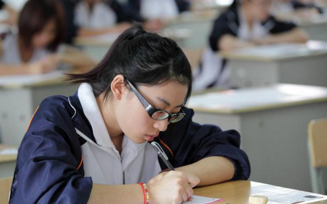 大树说教育|女儿估分680，分数没出就办升学宴，成绩出来后亲戚纷纷要求退钱