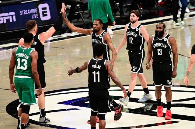 勒布朗·詹姆斯|17記三分轟130分創紀錄！美媒熱議籃網恐怖火力 名記：必進總決賽