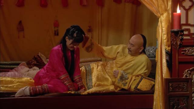 费玉清|甄嬛传：难怪甄嬛“破身”时要剔红烛，你看甄母在家教了她啥？