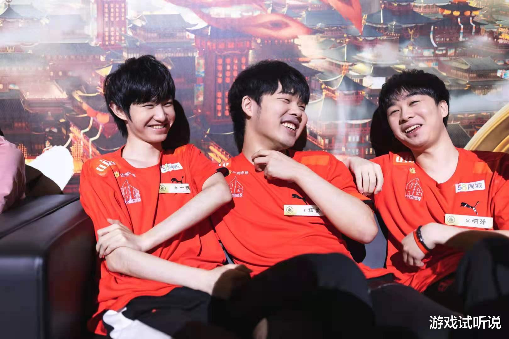 ag战队|菲菲曝光AG选手工资问题：顶薪选手不止一个，还在给Vv、寒夜发钱