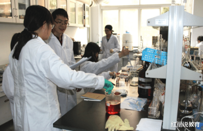 求职|“就业率”已亮红灯的专业，学生毕业即失业，985名校也挽救不了