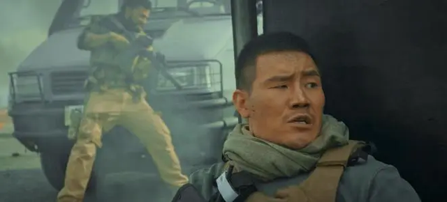 吴京|看到吴京爆火，“嘎子”连拍了3部“伪战狼”，再模仿也都是烂片