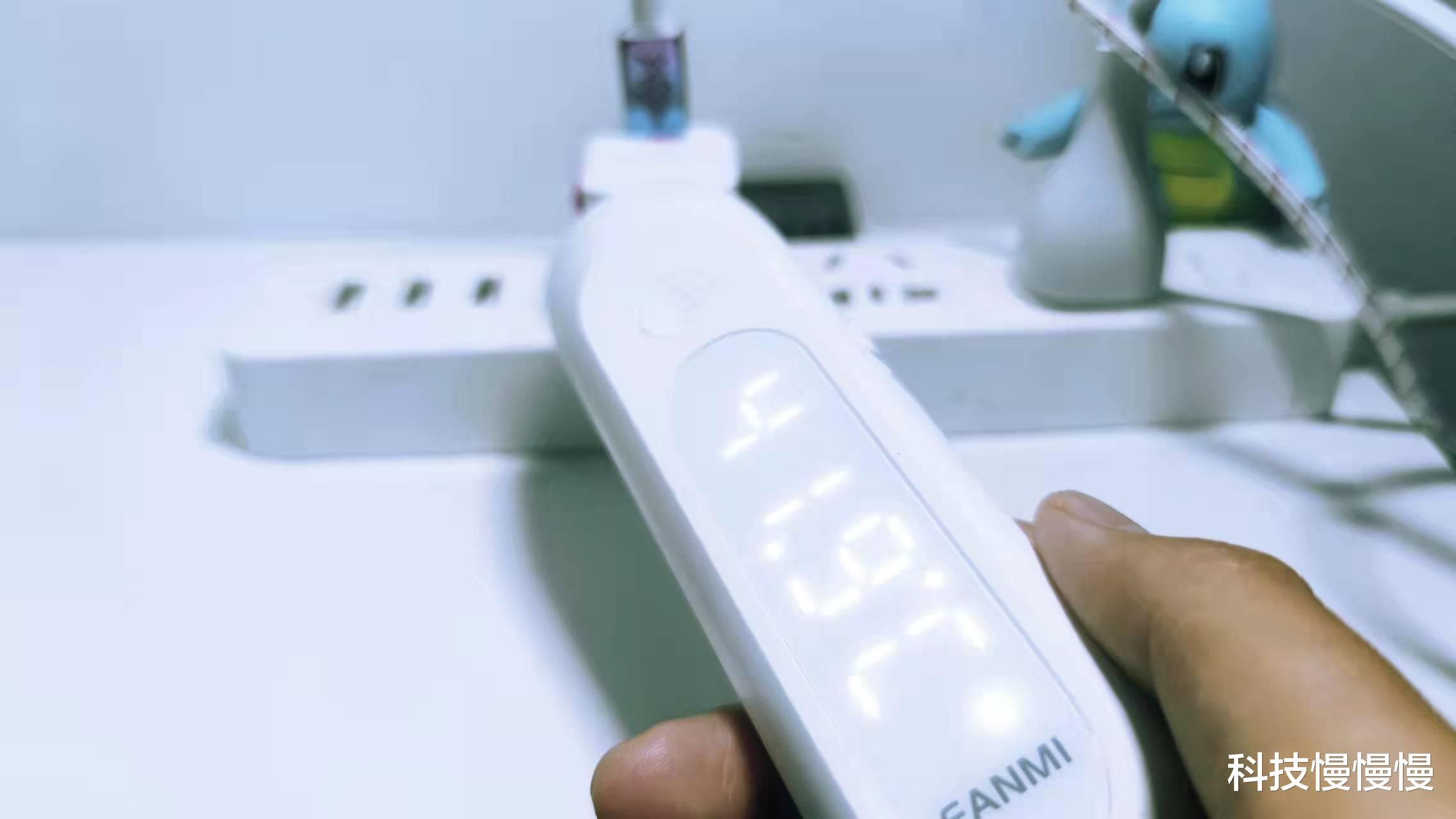 充電器|金克絲屬性加持，30W快速充電，安克英雄聯盟手游聯名充電器