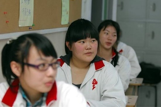 文具|小学女生出现“拜金”心态，热衷借同学高档文具，父母担忧却无奈