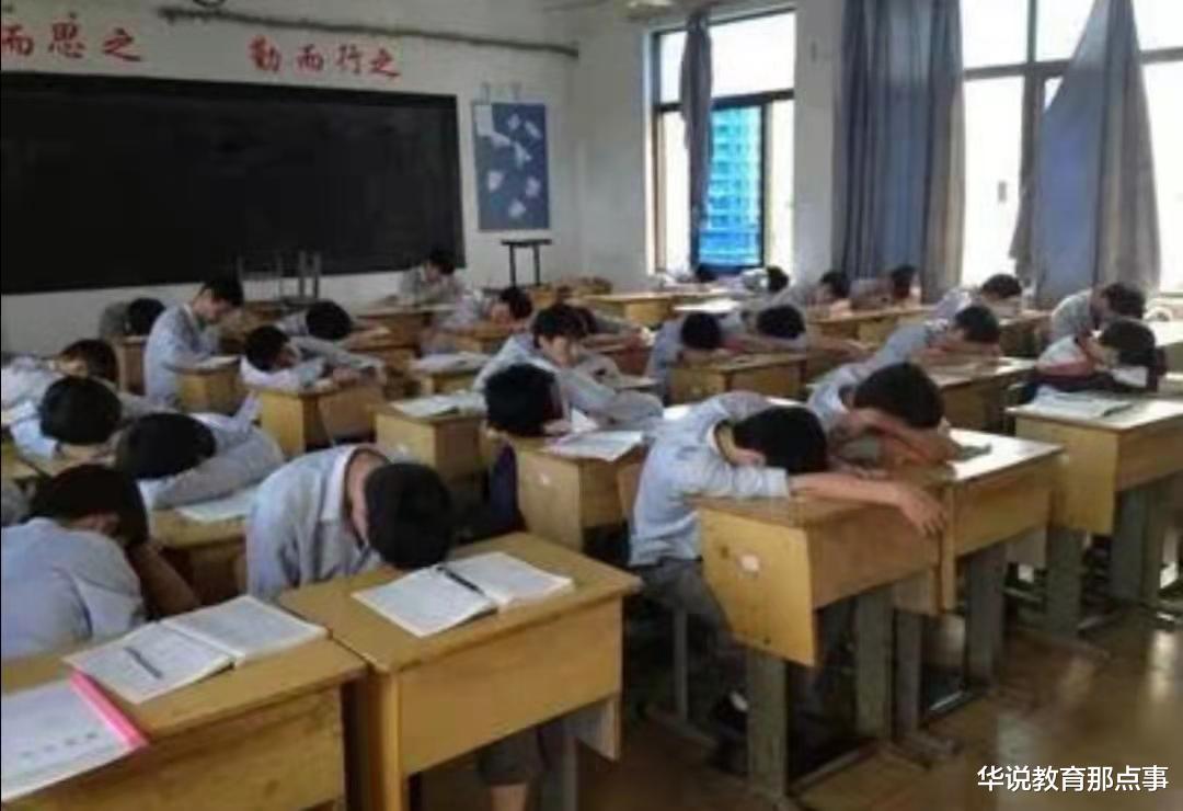 招聘|一男生遭老师殴打致住院，涉事教师回应：他自己磕头磕伤的