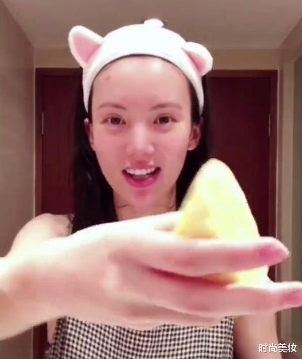 时尚美妆|金晨皮肤水润白皙，晋升新一代素颜女神，网友：太惊艳了