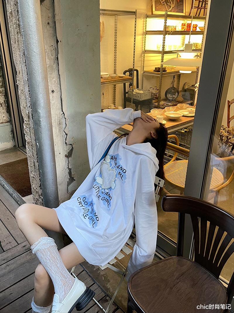 chic时尚笔记 难道真的是《鱿鱼游戏》的大火，带火了运动衫吗？