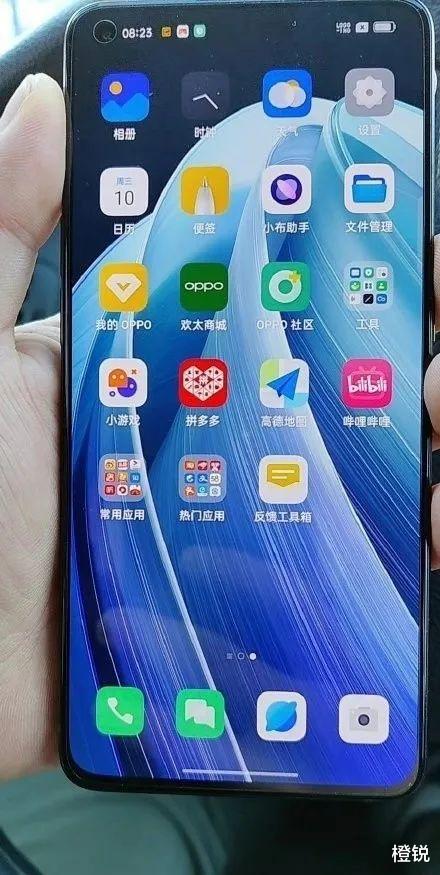 oppo reno|OPPO Reno7系列真机照流出：矩形相机模组+直角边框设计！